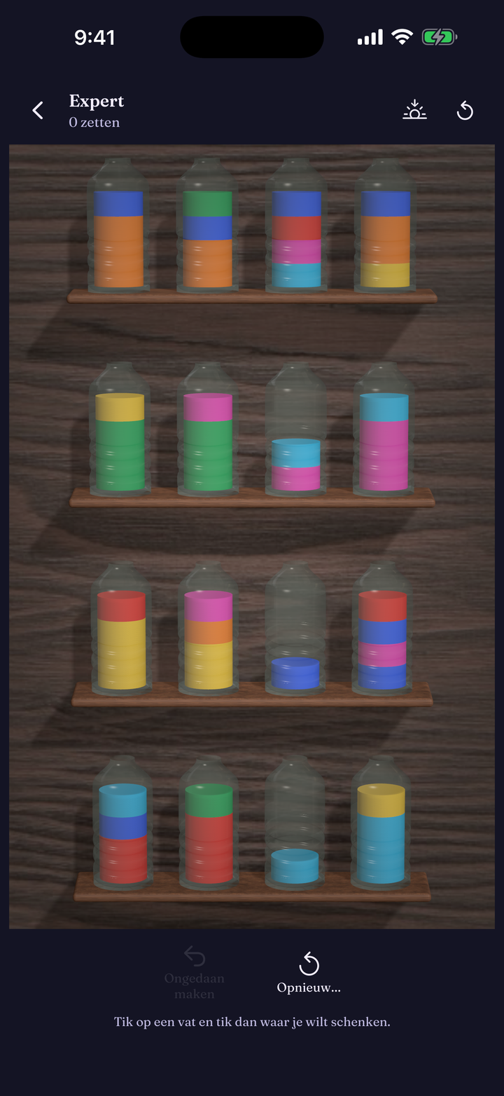A denser Expert board of colourful vessels